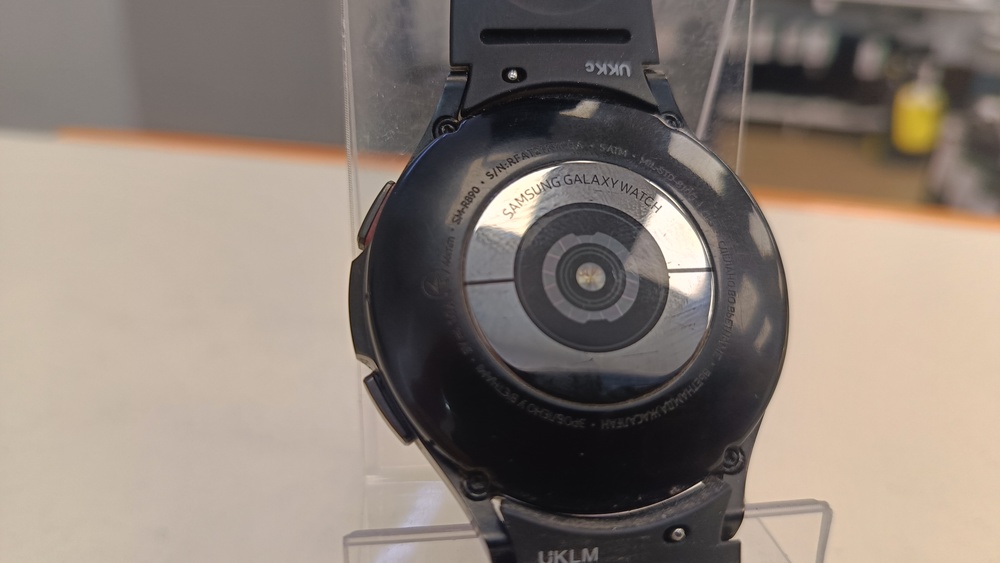 Смарт-часы Samsung Galaxy Watch 4