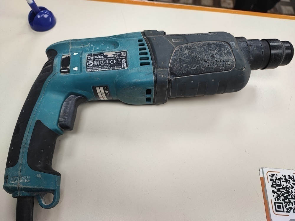 Перфоратор Makita HR2470
