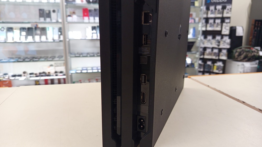Игровая приставка PlayStation 4 Pro 1Tb