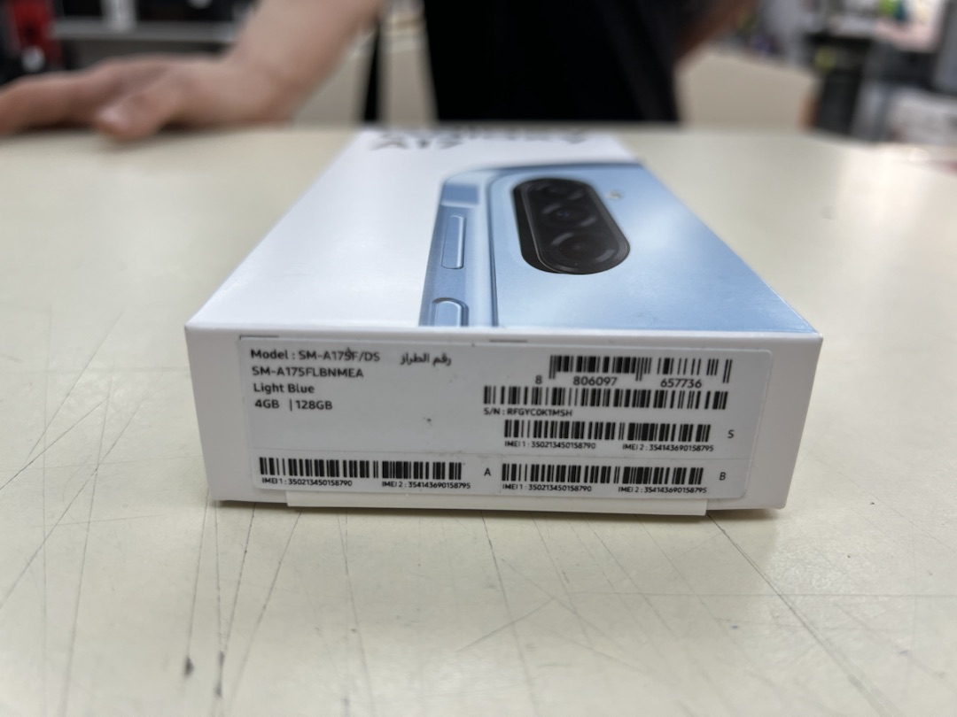 Смартфон Samsung Galaxy A17 4/128