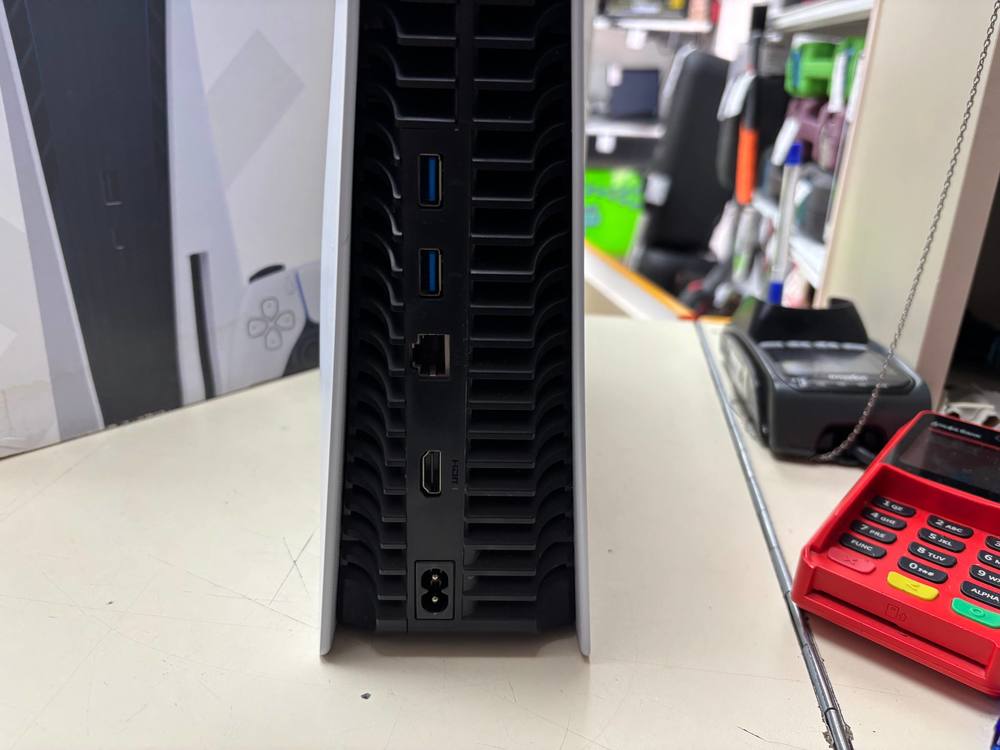 Игровая приставка PlayStation 5 825Gb (С дисководом)
