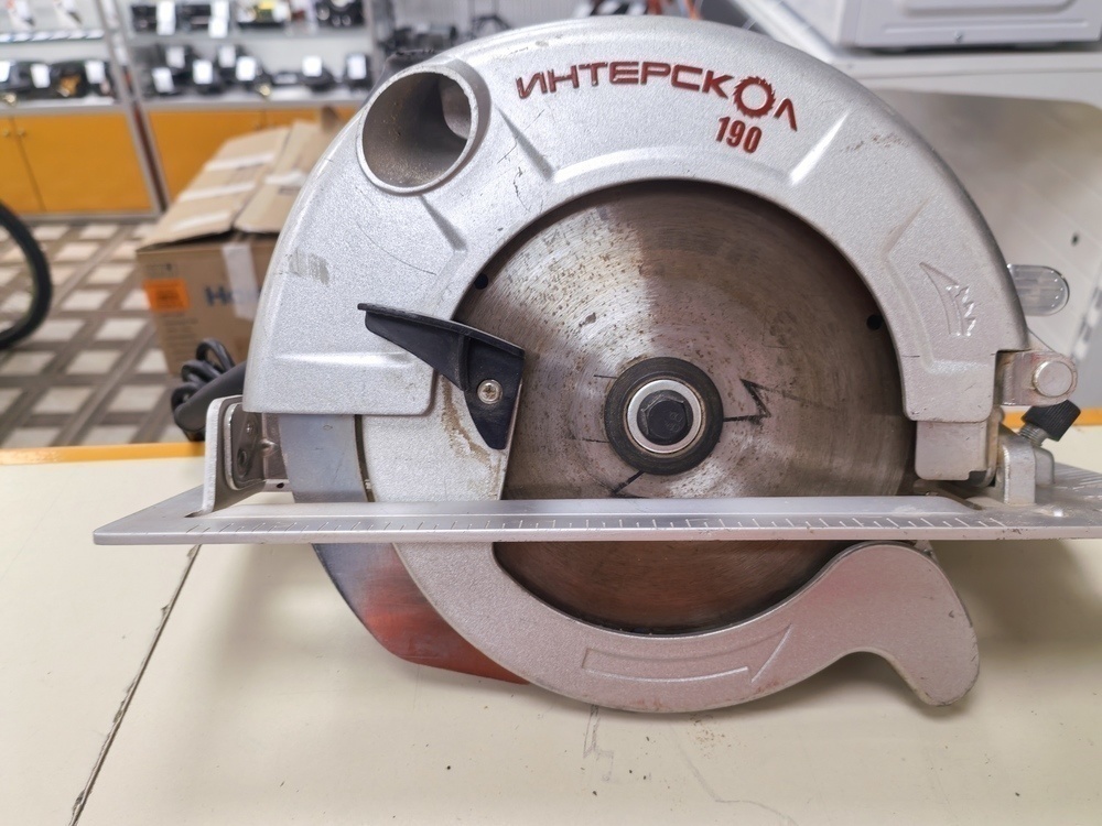 Дисковая пила Интерскол ДП-190/1600М