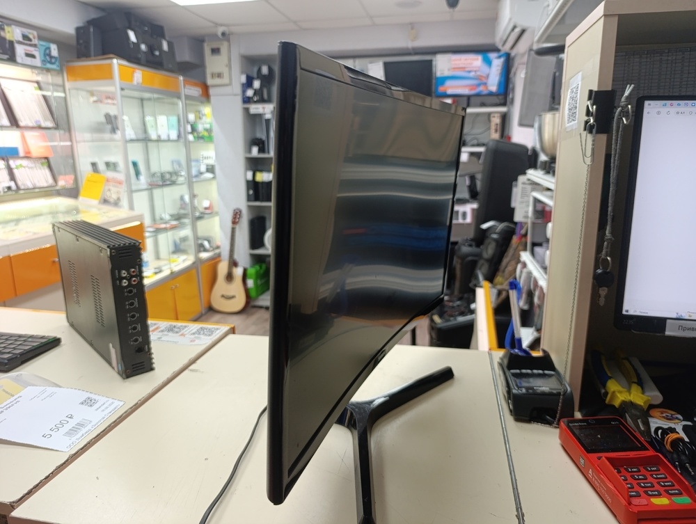 Монитор Samsung C24F396FHI