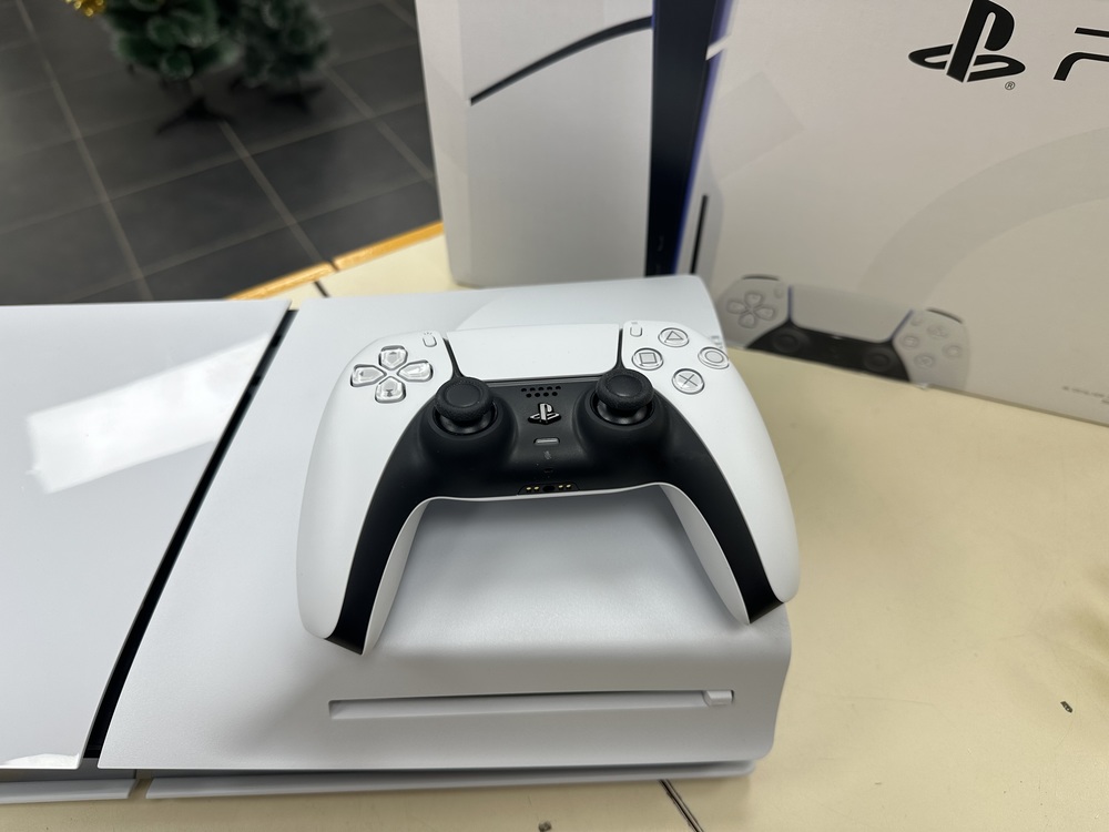 Игровая приставка PlayStation 5 Slim 1TB (С дисководом)