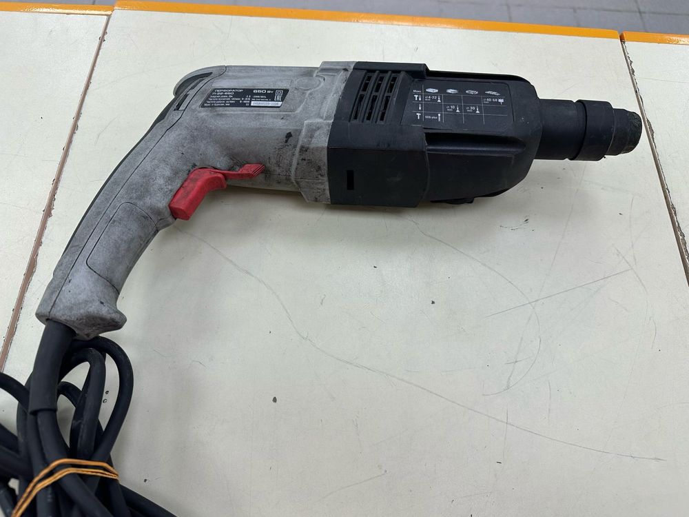 Перфоратор Зубр П-22-650