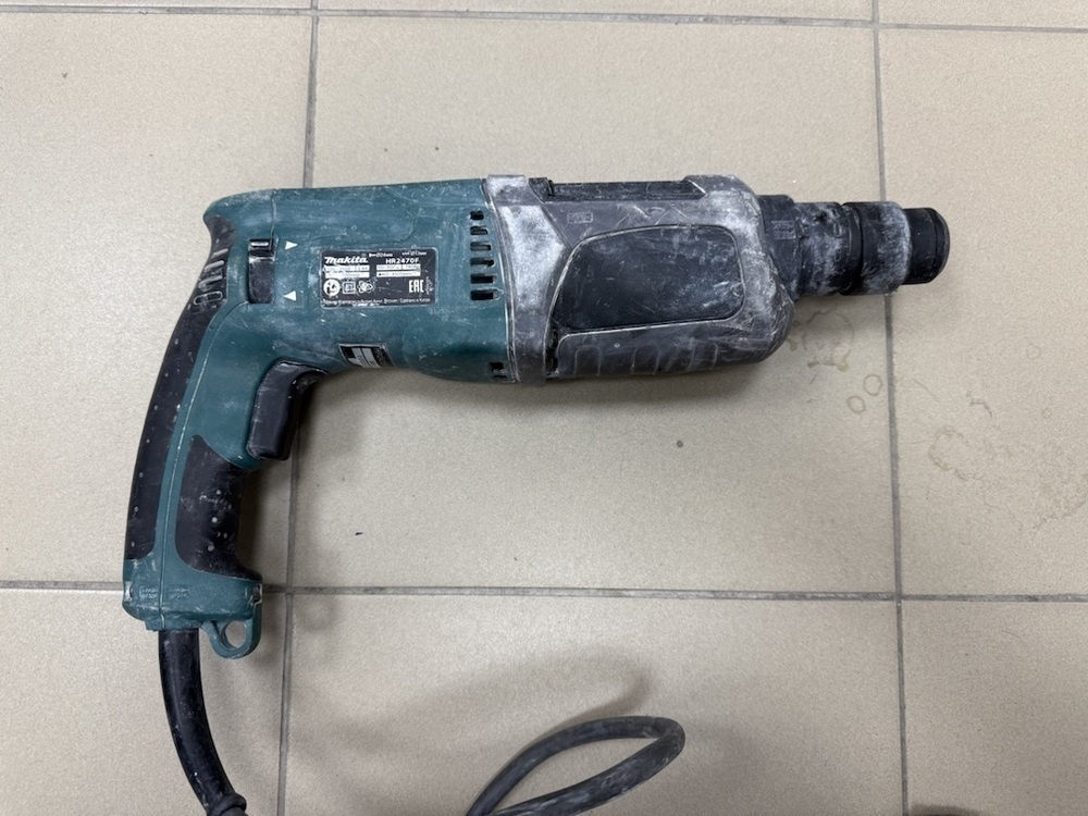 Перфоратор Makita HR2470