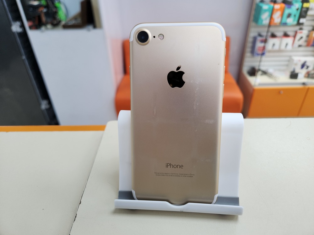 Смартфон Apple iPhone 7 32Gb