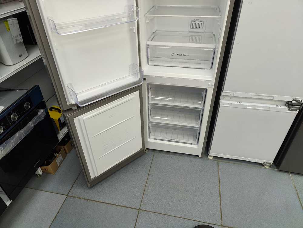 Холодильник Indesit ITS 5200 G