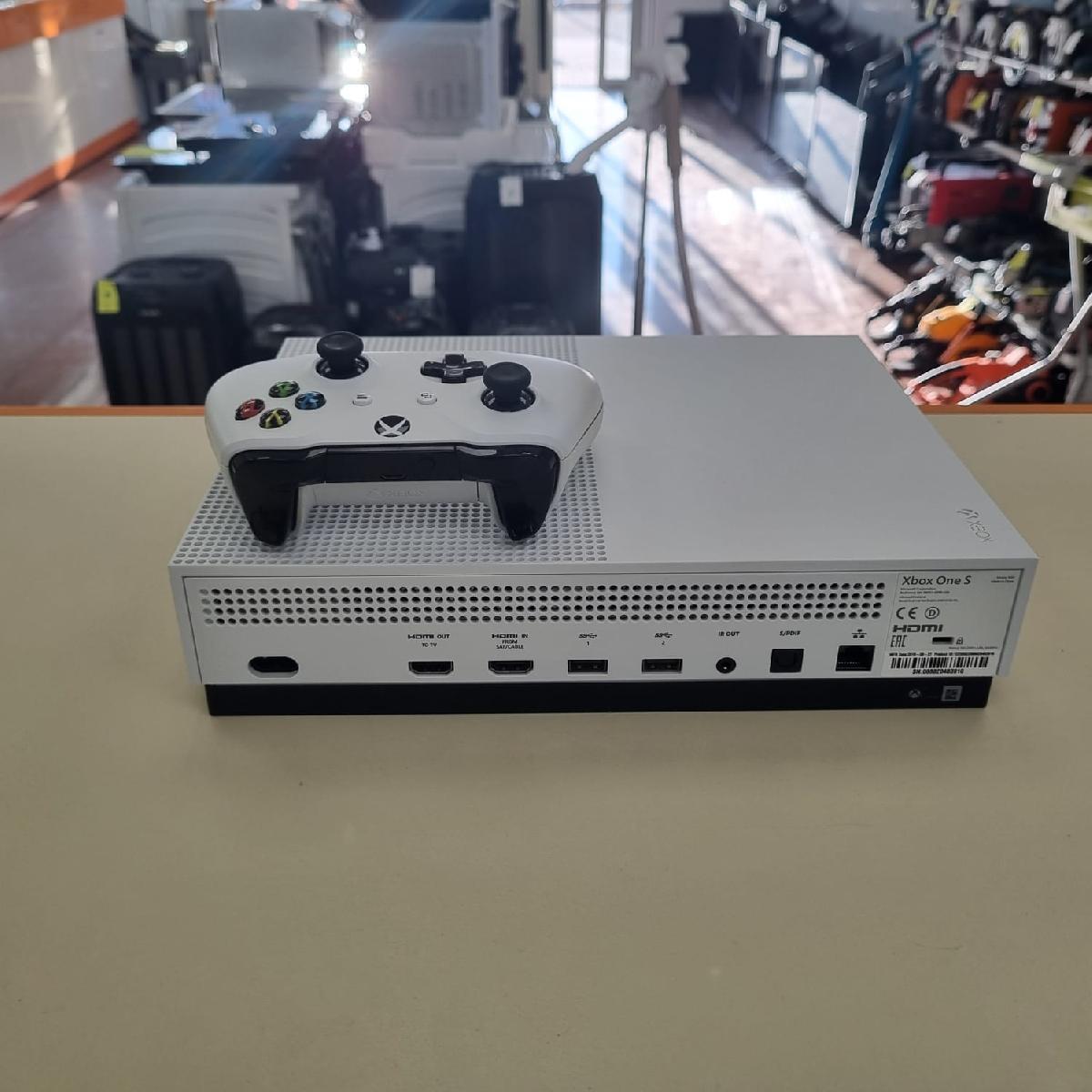 Игровая приставка Xbox One S 1TB
