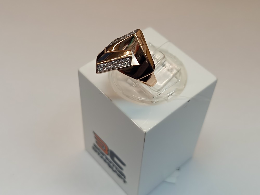 КОЛЬЦО С КАМНЯМИ (Au 585)