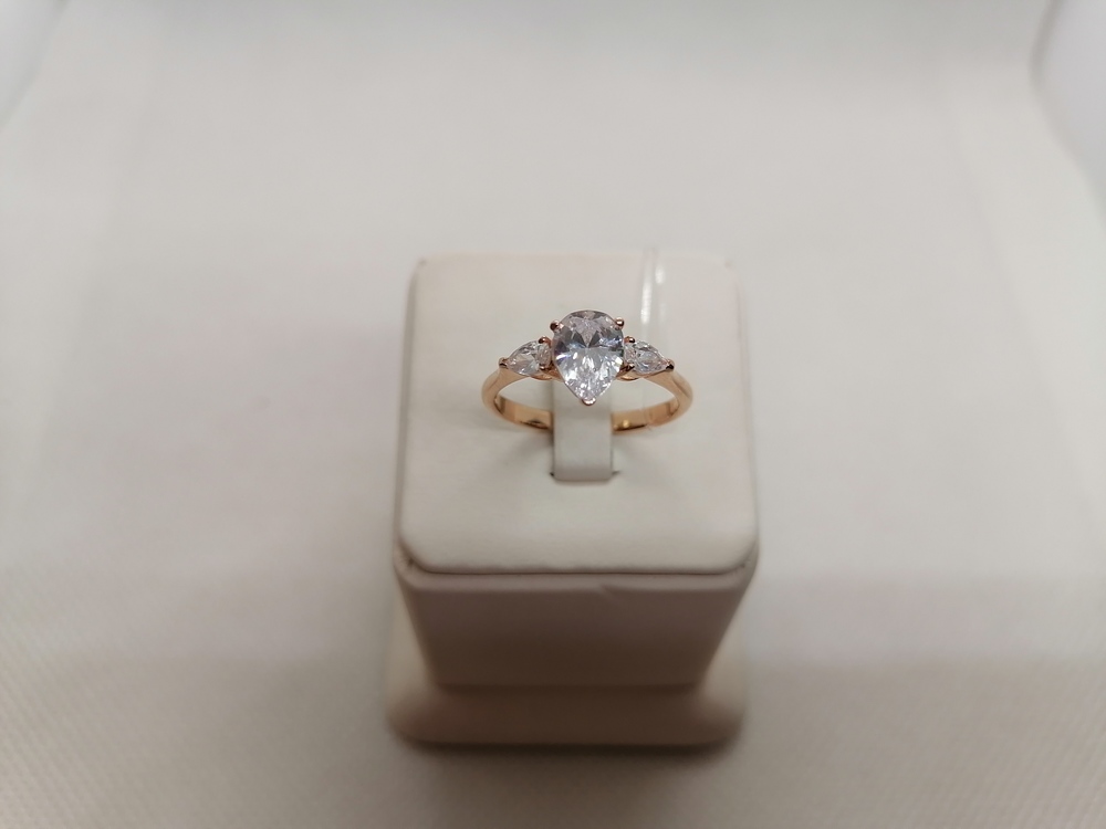 КОЛЬЦО С КАМНЯМИ (Au 585)