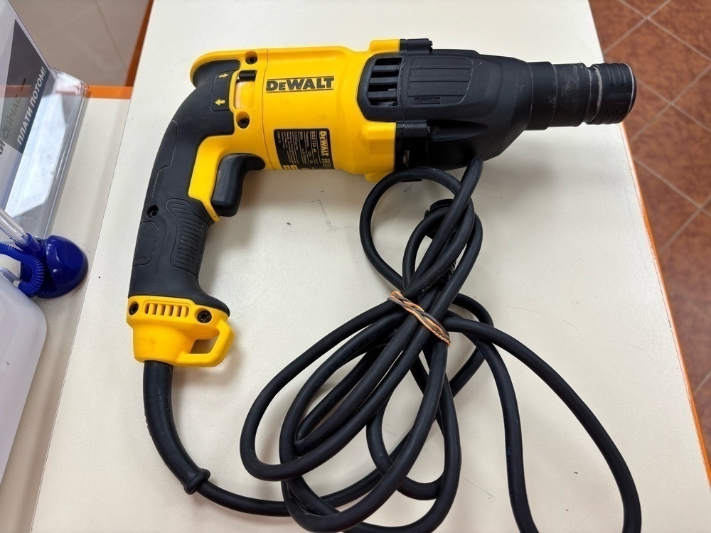 Перфоратор Dewalt D25133