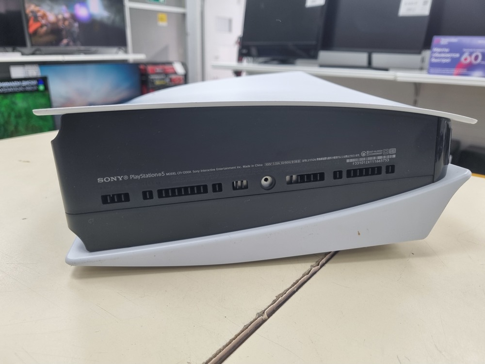 Игровая приставка PlayStation 5 825Gb (С дисководом)