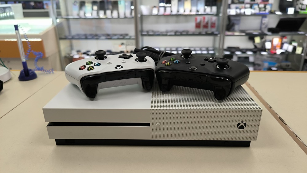 Игровая приставка Xbox One S 1TB
