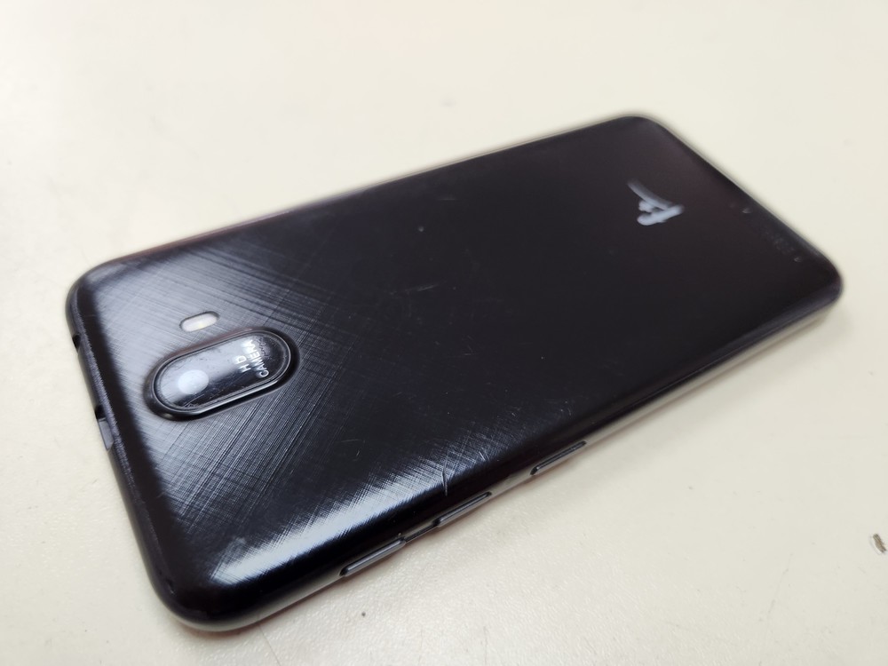 Смартфон Fly SA50 2/16
