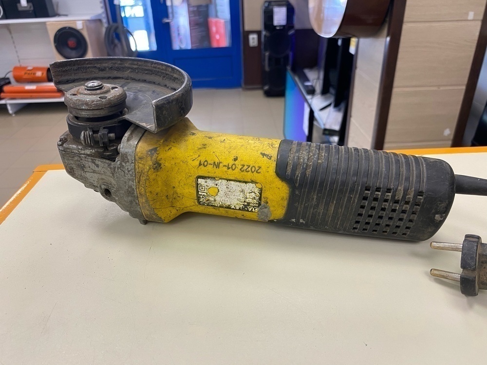 Угловая шлифмашина Stanley FMEG125V