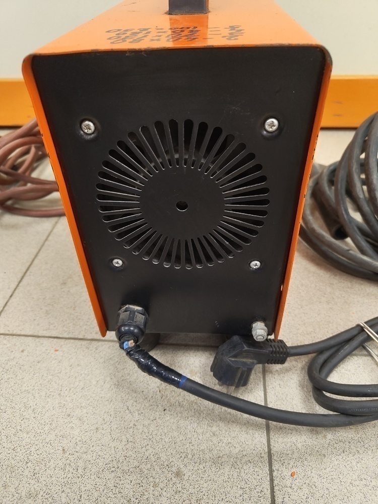 Сварочный аппарат Искра ММА 250 Сварочный аппарат Искра ММА 250