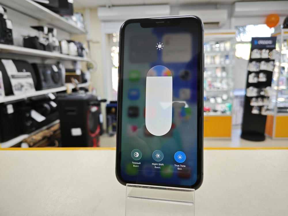 Смартфон Apple iPhone 11 64Gb