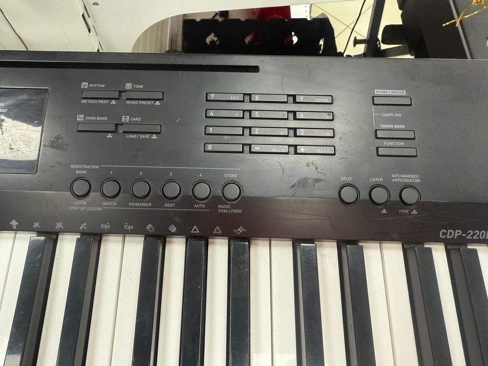 Синтезатор Casio CDP220R