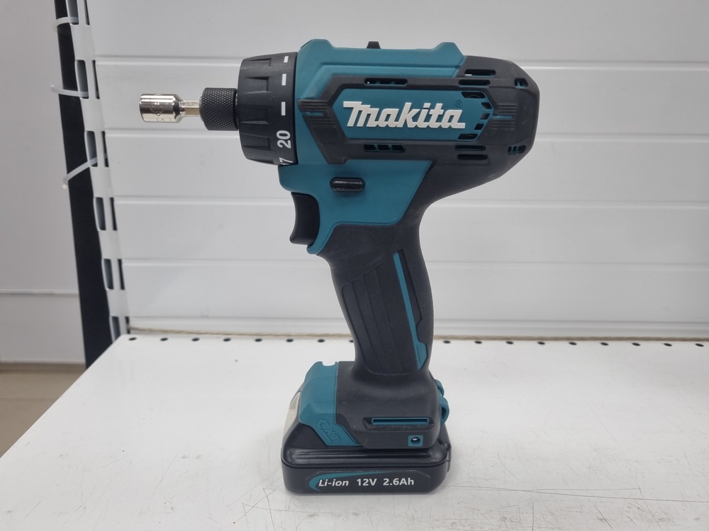 Шуруповерт Makita DF033D