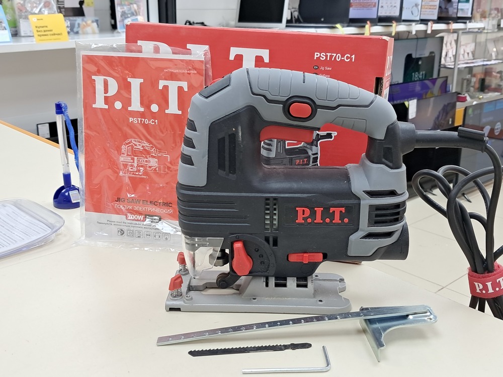 Лобзик P.I.T. PST70-C1