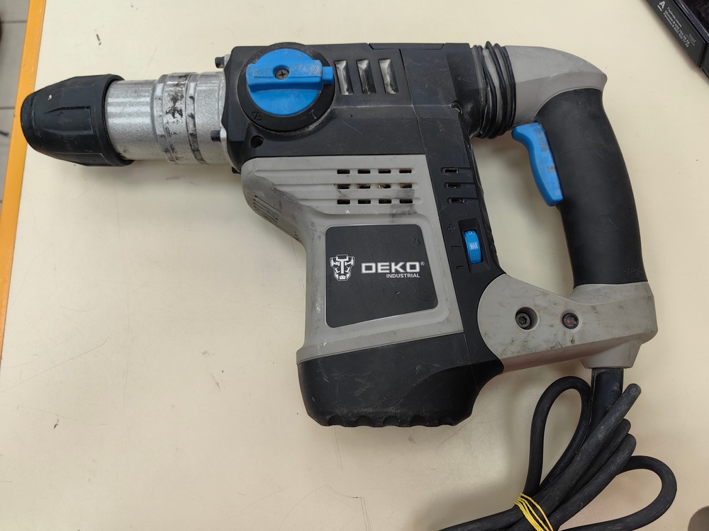 Перфоратор Deko ZKH2000W