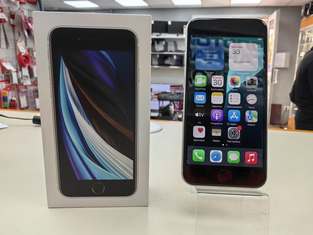 Смартфон Apple iPhone SE 2020 64Gb