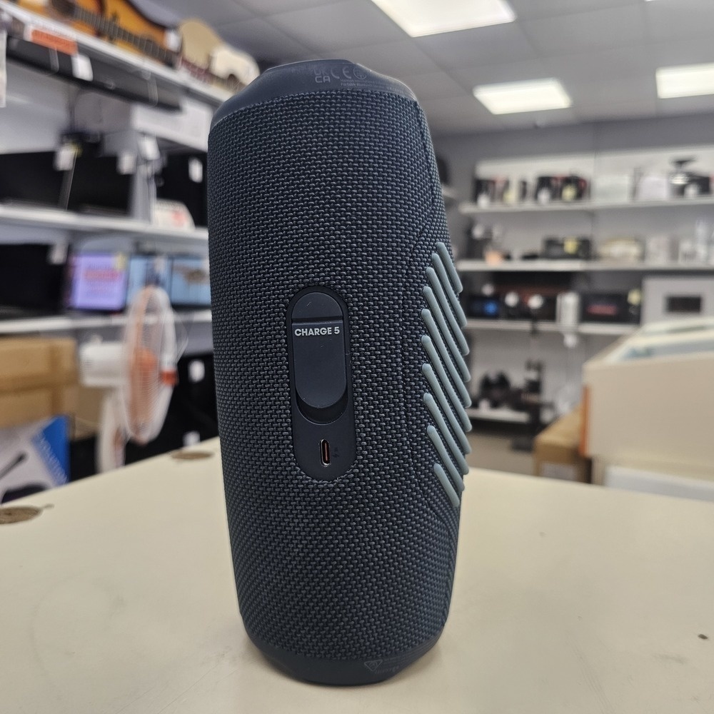 Портативная акустика JBL Charge 5