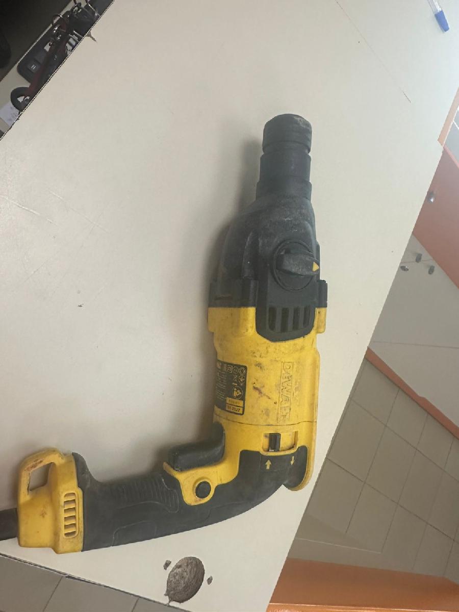 Перфоратор Dewalt D25133