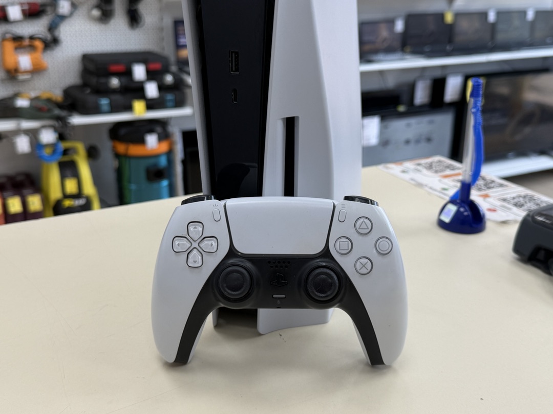Игровая приставка PlayStation 5 825Gb (С дисководом)