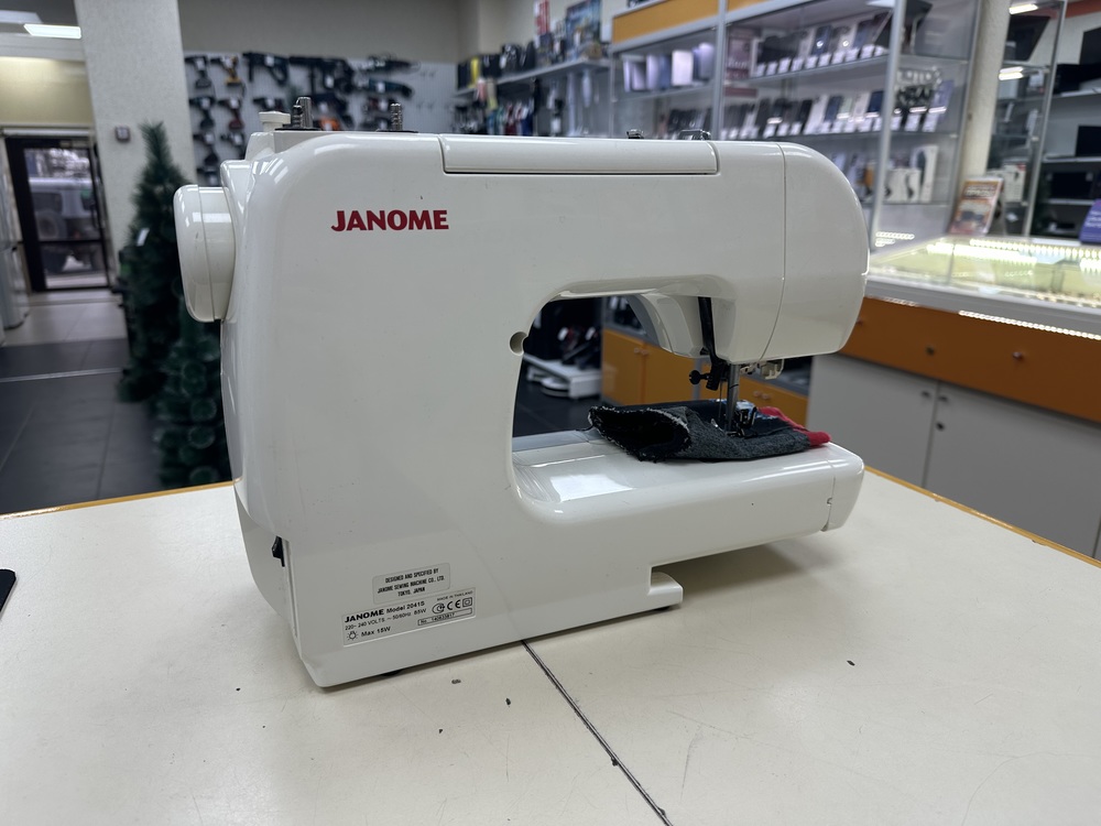 Швейная машина Janome 2041S