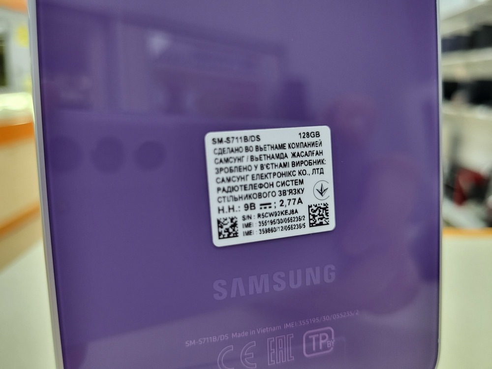 Смартфон Samsung Galaxy S23 FE 8/128