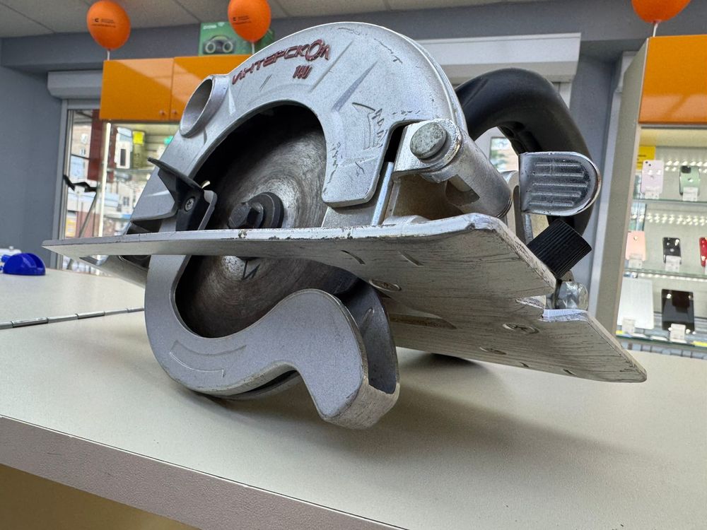 Дисковая пила Интерскол ДП-140/800