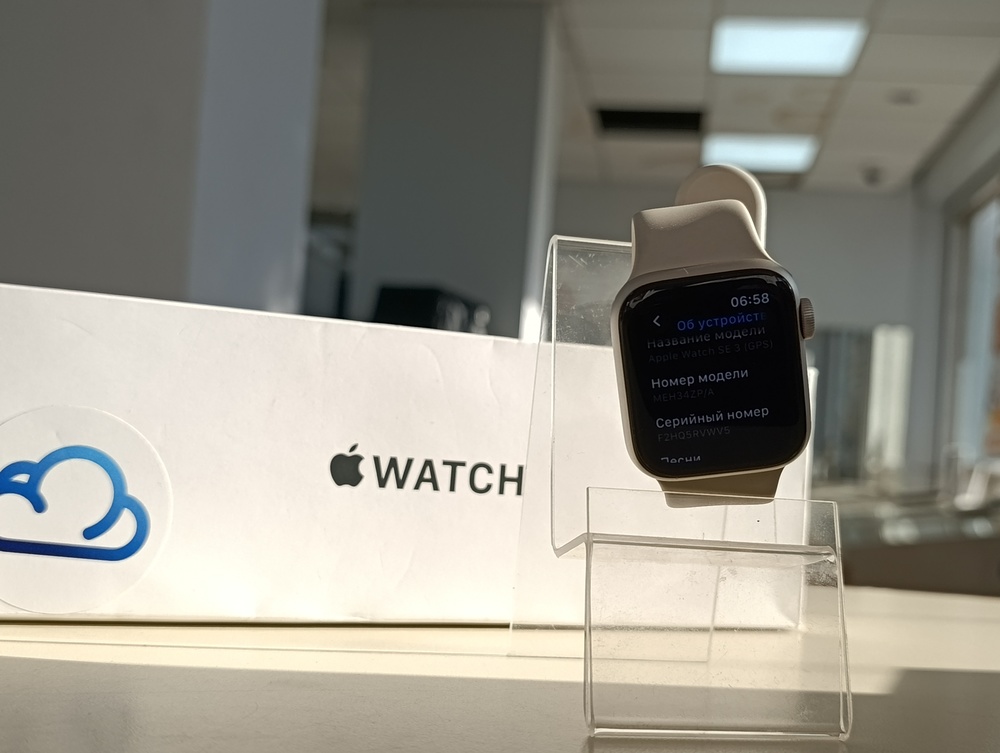Смарт-часы Apple Watch Series 3 42 мм