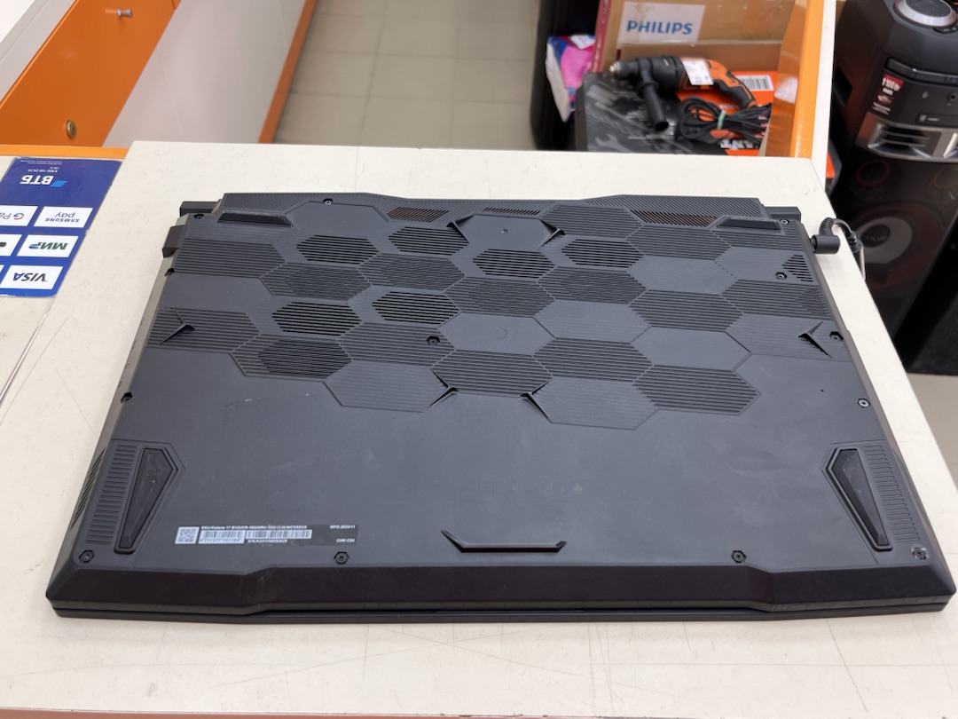 Ноутбук MSI Katana 17; Core I5-12450H, GeForce RTX 3050, 32 Гб, 512 GB, Нет