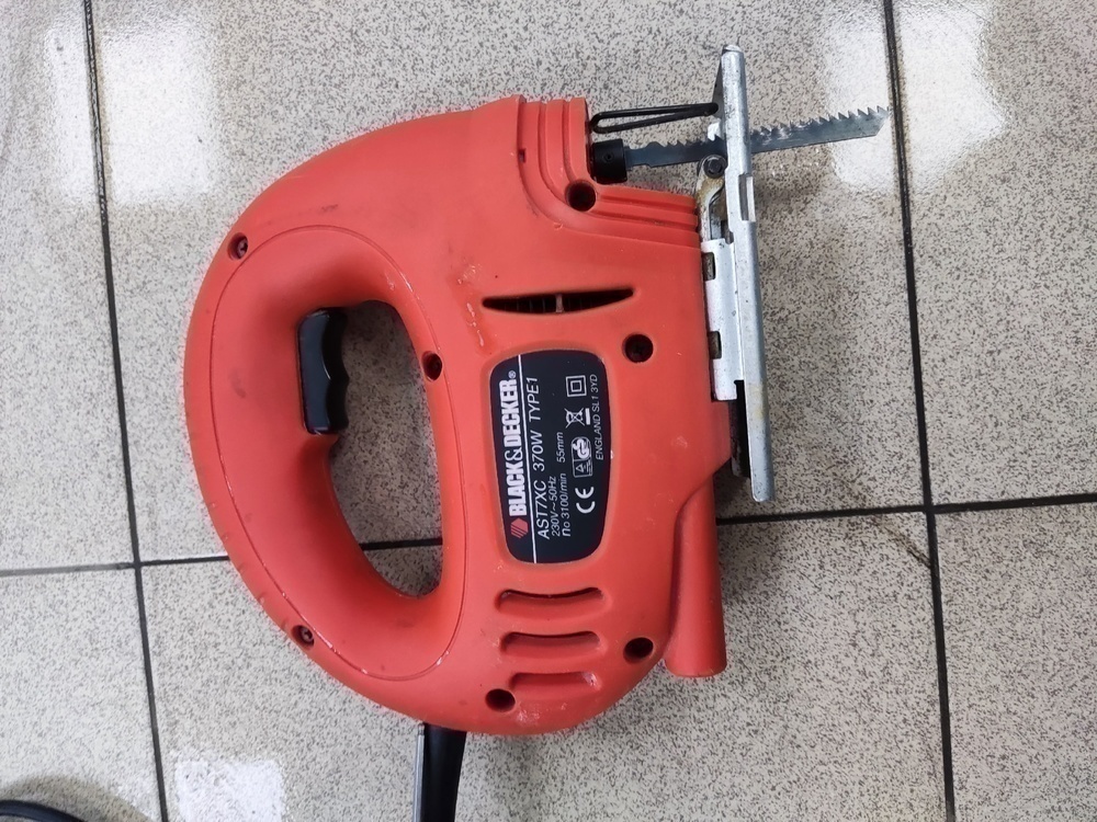 Лобзик Black & Decker AST7 TYPE1