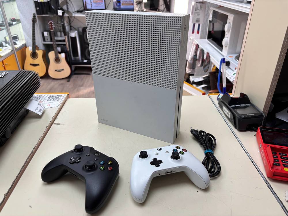 Игровая приставка Xbox One S 500Gb