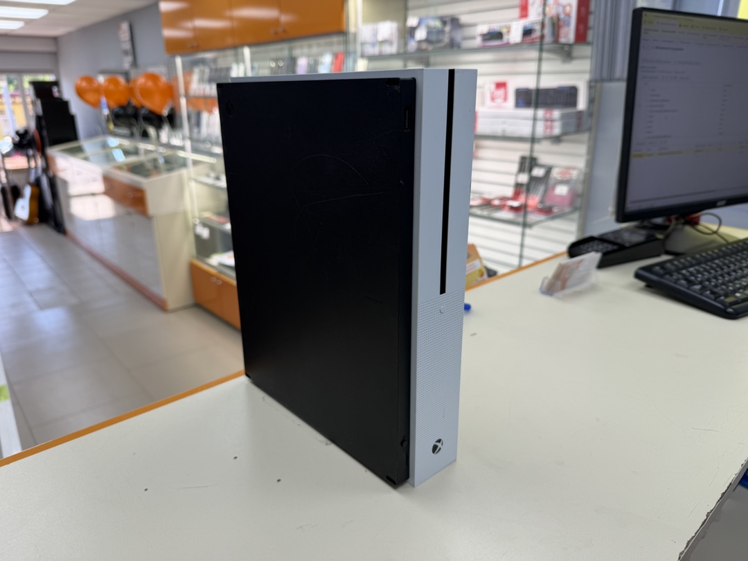 Игровая приставка Xbox One S 500Gb