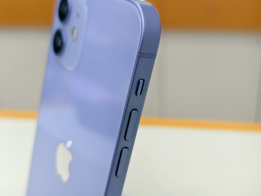 Смартфон Apple iPhone 12 128Gb
