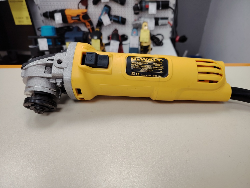 Угловая шлифмашина Dewalt 