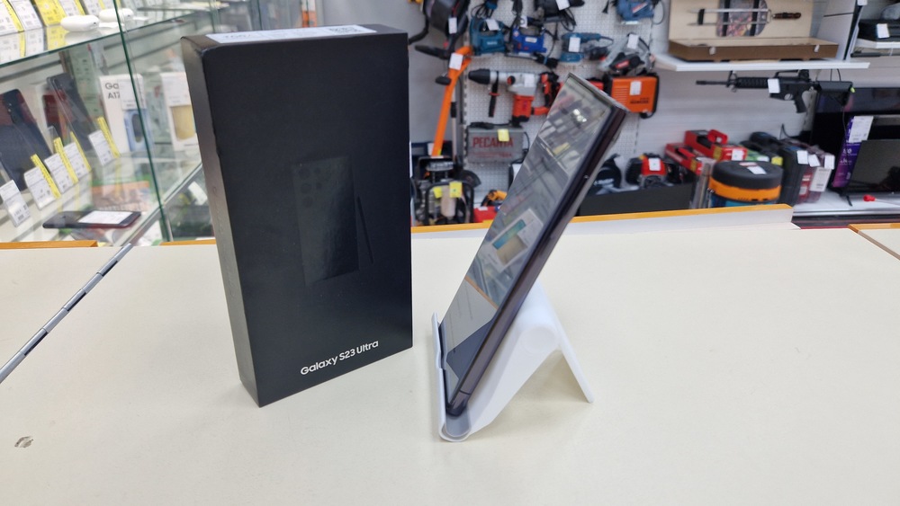 Смартфон Samsung Galaxy S23 Ultra 256Gb