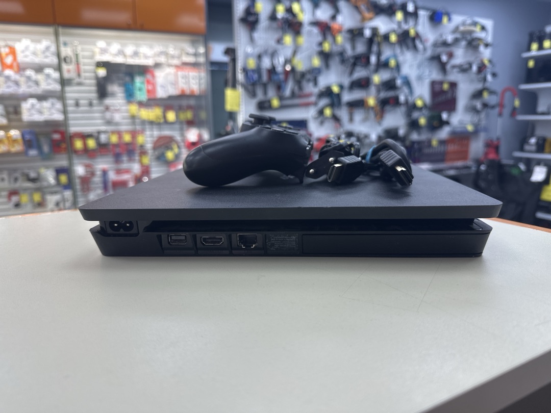 Игровая приставка PlayStation 4 Slim 500GB Игровая приставка PlayStation 4 Slim 500GB