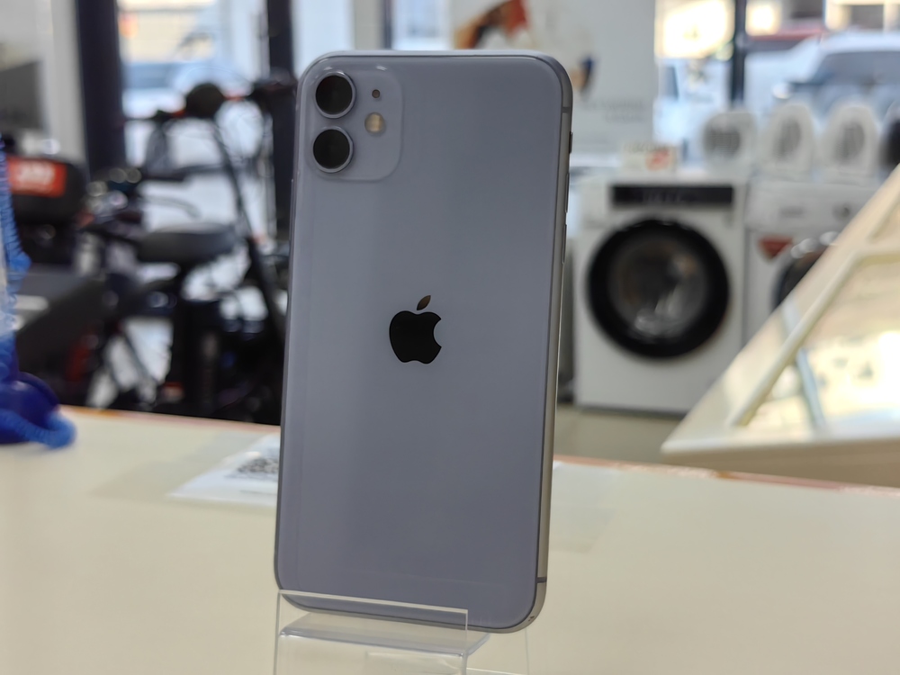Смартфон Apple iPhone 11 64Gb