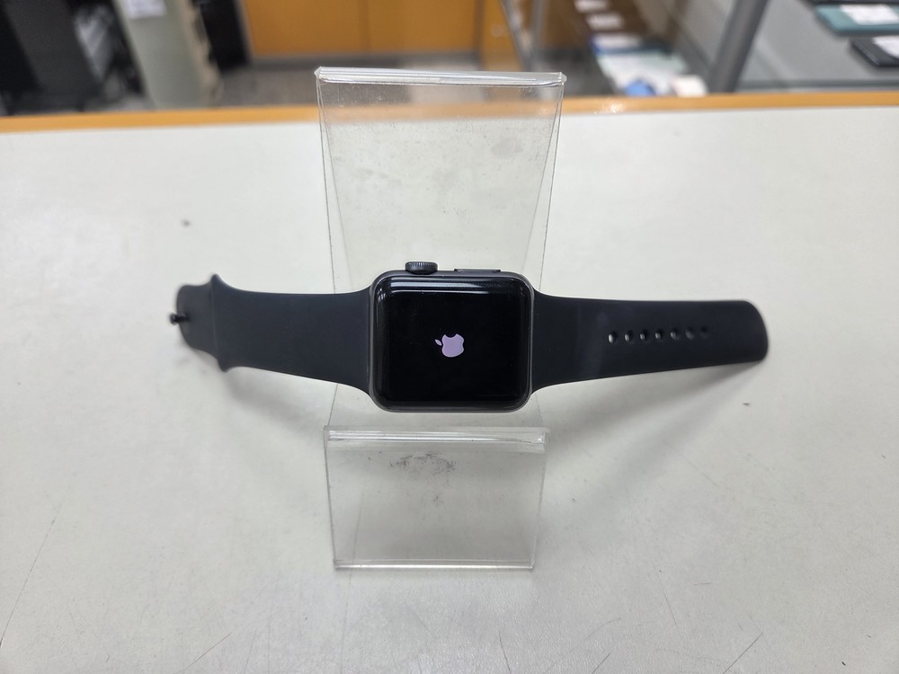 Смарт-часы Apple Watch Series 3 38 мм