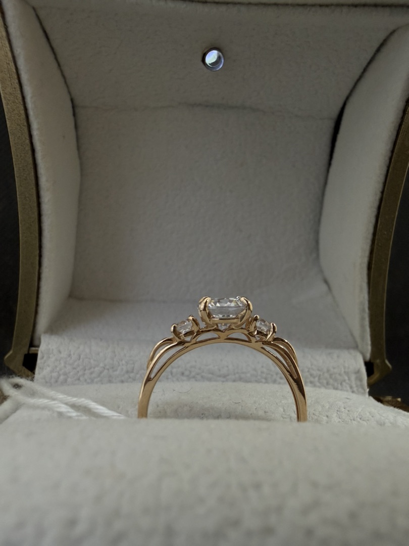 КОЛКМИ585 КОЛЬЦО С КАМНЯМИ (Au 585)