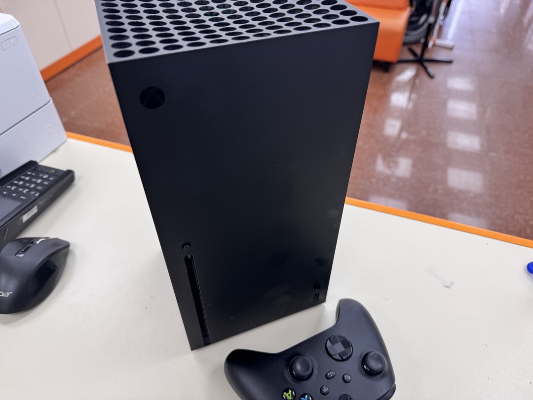 Игровая приставка Xbox Series X 1Tb