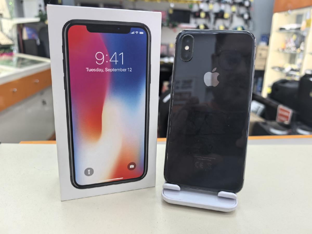 Смартфон Apple iPhone X 64Gb