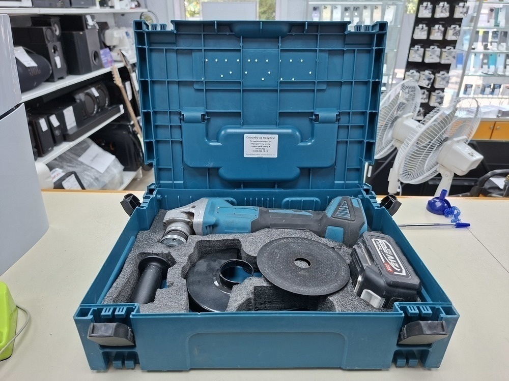 Угловая шлифмашина Makita 118V
