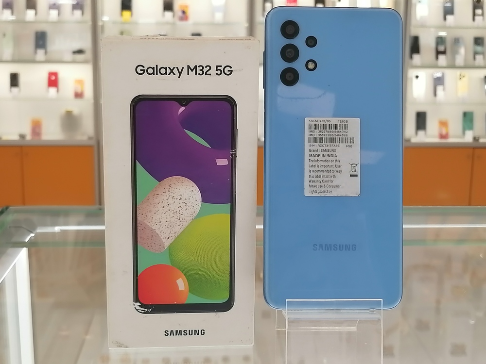 Смартфон Samsung Galaxy M32 6/128