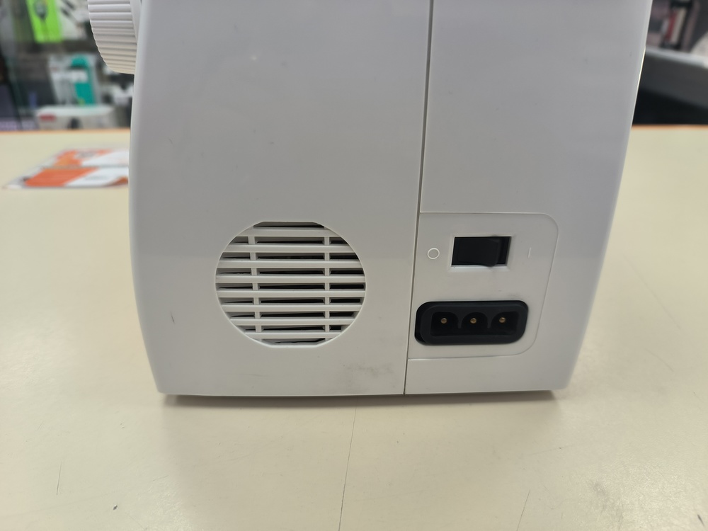 Швейная машина Singer Studio 15